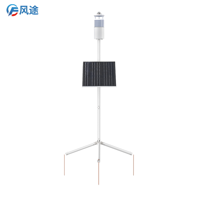 戰場中，碳纖維氣象站實時記錄氣象因素